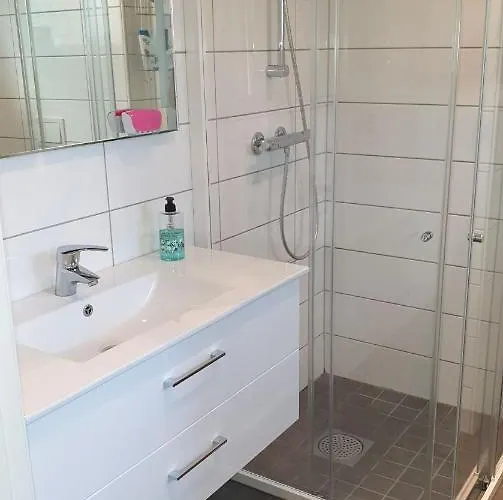 Modern Basement Stavanger, Sola Airport, Kjerag, Preikestolen * 斯塔万格